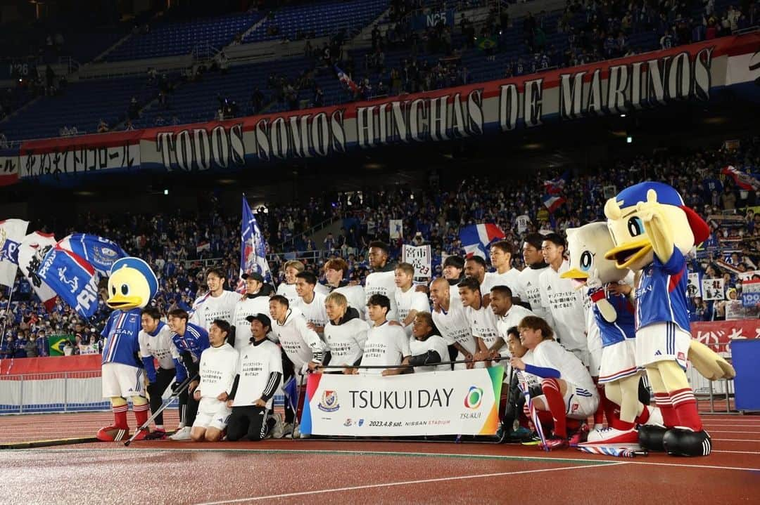 小池龍太さんのインスタグラム写真 - (小池龍太Instagram)「最高のチーム🔥 俺達が横浜❤️🤍💙  素晴らしい応援ありがとうございました！  骨よ治れ。膝よ曲がれ。  #fmarinos #すべてはマリノスのために  #俺達が横浜  #小池龍太 #13 #走り続けろ共に熱くなれ」4月9日 11時32分 - iamryu____k