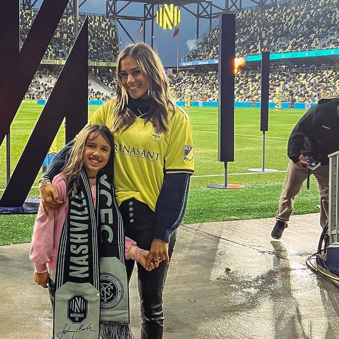 ジャナ・クレイマーのインスタグラム：「Thank you so much @nashvillesc for having us! So much fun!」