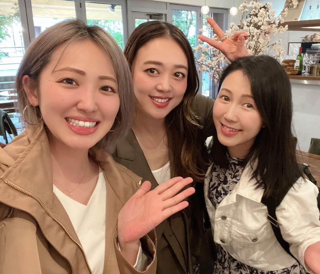 若林愛さんのインスタグラム写真 - (若林愛Instagram)「EWI女子会💕 EWI(ウインドシンセサイザー)をもっともっと広めたい❣️ 荒川マナちゃん @mana.sax  中薗亜美ちゃん @aminakazono  @akai_pro_jp  . #ewi #akaiewi #女子会 #EWI女子 #ウインドシンセ #イーウィ #akaiprofessional」4月9日 11時36分 - megumi.cl