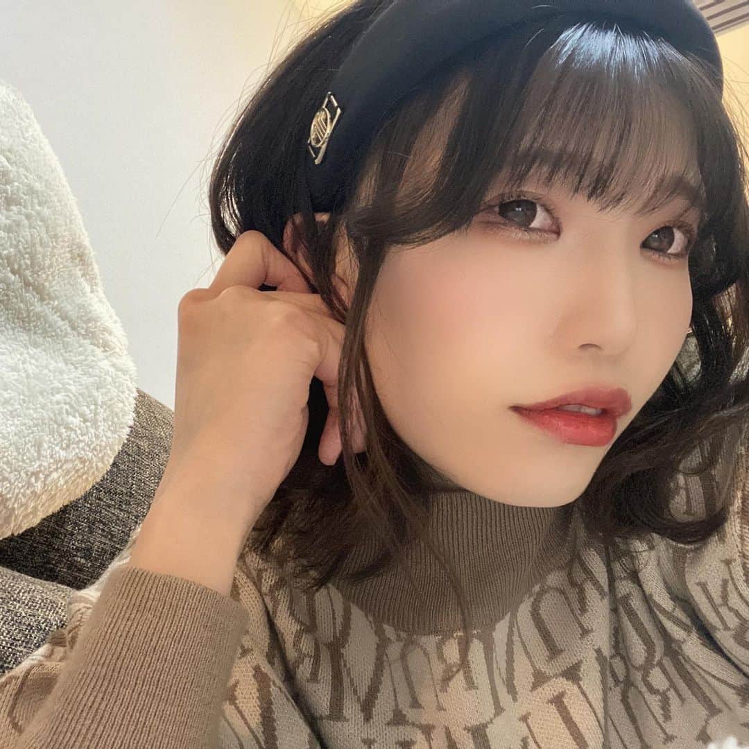 石原美沙紀のインスタグラム：「今日はいい天気になるかな〜✨♡  #데일리　#셀카　#일본　#친구해요 #instagood #instalike #instafashion #japanesegirl #cute #自撮り #自撮り女子  #アイドル  #今日のコーデ #ファッション #selfie #followme #likeforlikes  #写真好きさんと繋がりたい#idol #japanese #メイク #フォローミー　#follow #モデル #推し」