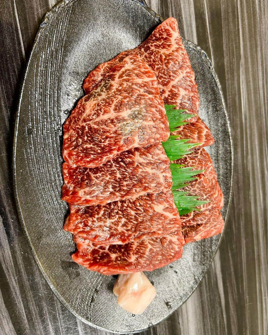 世手子さんのインスタグラム写真 - (世手子Instagram)「Yakiniku with family🥩✨✨ delicious dinner🍽 Kobe beef🐮🐮🐮 楽しい夕食🌟 育児は体力勝負だから #神戸ビーフ の焼肉用のモモ肉でスタミナつけよう(^_-) #神戸牛 は脂肪が少なく赤身の部分が非常に多くて美味しい（＾ν＾） 柔らかい赤身で脂肪が少ないからヘルシーで食べやすい🌟 牧場直営の玉家が厳選した極上のお肉が家族で楽しめるよ( ͡° ͜ʖ ͡°)  ふるさと納税サイトさとふるに出品しているお礼品でおススメです！  詳しくは玉家のインスタを見てね💖 @tamaya0615  #牧場直営店玉家#玉家#ふるさと納税 #さとふる #さとふる玉家 #返礼品 #ご当地グルメ#太子町　  #zenb #zenbmeal #ミニパスタスープ #糖質オフ #ゼンブミール #202303zenbミール でヘルシーで嬉しい（＾_＾） 味も美味しくて満足⭐️  #ドタバタ育児  #二児のママ  #2児育児 #赤ちゃんのいる暮らし  #3歳男の子 #3歳差育児  #二児の母 #二児ママ  #ママシンガー  #二児育児 #2児ママ  #monipla #zenb_fan」4月9日 12時29分 - rojide