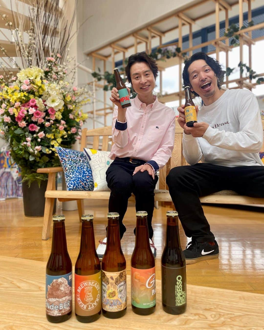 千田剛裕のインスタグラム：「サタファンゲスト⚡️ 昨日は花巻で クラフトビールを醸造する高橋亮さん。 日本最大級のビール品評会で金賞を獲得！ 野獣を生み出すビール作りを目指す高橋さんに今後も注目です👀 ビール大好き！  #brewbeast#litworkplace#高橋亮 さん#クラフトビール#ビール党#サタデーファンキーズ#サタファン#岩手#花巻#めんこいテレビ#千田剛裕」