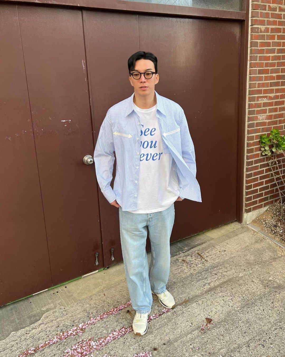 ト・サンウのインスタグラム：「공원 산책 🦮」