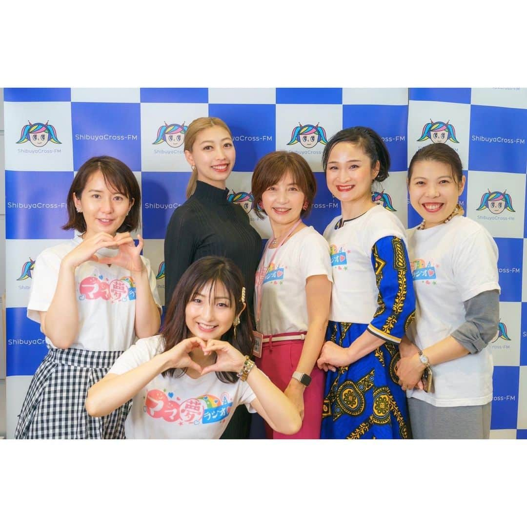 水乃あつみさんのインスタグラム写真 - (水乃あつみInstagram)「【ラジオ出演】  渋谷クロスFMにて放送されている 「ママ夢ラジオ」のコーナーに ゲスト出演させていただきました🎤  今回のテーマは「出会いの春に向けて準備をしよう！」ということでヒールで綺麗に歩くコツや日常のちょっとした工夫で見た目印象が美しくなる仕草などをお話させていただきました🌸👠  アーカイブがYoutubeにてでているそうなのでぜひみてみてください🫰🏼  かおるさんお声がけいただき ありがとうございました✨  @kaorun25   @mamayume.shibuya  @shibuyacrossfm   --------------------------------  ウォーキングレッスン受付中👠  【グループレッスンスケジュール】 ☆コンテスト・ハイヒールレッスン☆ 4月13日(木)13:00〜15:00  4月13日(木)19:00〜21:00 🈵 4月27日(木)13:00〜15:00 4月27日(木)19:00〜21:00  ☆ウェルネスウォーキングクラス☆ (スニーカー・ローヒールレッスン)  4月23日(日)10:00〜12:00  他パーソナルレッスンや ペアレッスンなど随時受付中💁‍♀️ ご希望に応じて承らせていただいております！  詳細は公式LINEまたはDMにてご案内いたします✨  ご興味ある方はお気軽にご連絡ください💌  (プロダクション様・企業様案件も承っております。)   #model #walkinglesson   #現役モデルによるウォーキングレッスン #健康ウォーキング  #ウォーキングレッスン #ウォーキング講師 #ウォーキングレッスン東京 #モデルウォーキング #コンテストウォーキング #ミセスコンテスト #ミスコンテスト #ジュニアコンテスト #モデルレッスン #姿勢改善 #体質改善 #健康ウォーク #筋トレ #ウェルネス #生活習慣病予防 #健康管理士 #ウォーキングダイエット #ファッションショー  #しなやかな身体  #ウェルネス #フィットネスモデル  #WellnessWalking #walking」4月9日 12時47分 - atsumi_mi04