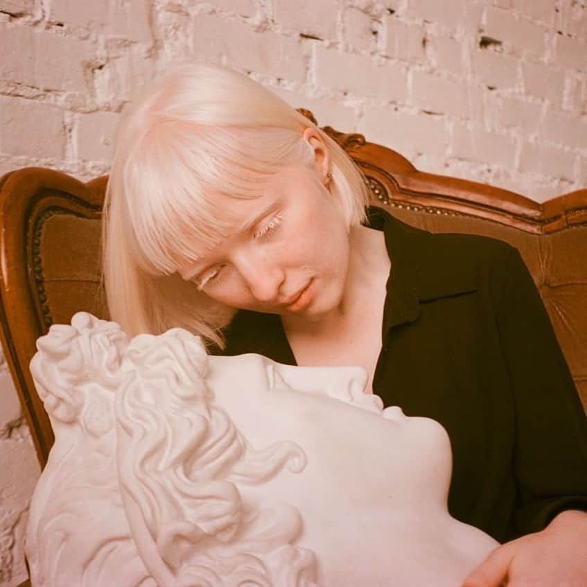 ナスチャのインスタグラム：「don’t remember when and where this picture was taken, but still I found it really cute  ph: @levstein」
