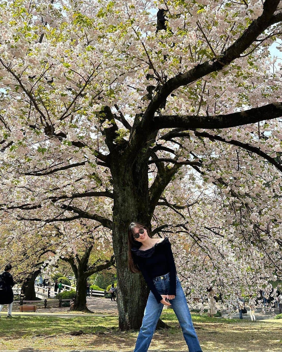 吉竹美聡さんのインスタグラム写真 - (吉竹美聡Instagram)「春満喫🌸🥖💛 オフショルニット1枚で過ごせる ポカポカ日和🐣良い日曜日を🫶🏻  @sorin__official #SORINstyle #sorin」4月9日 13時43分 - misatoy