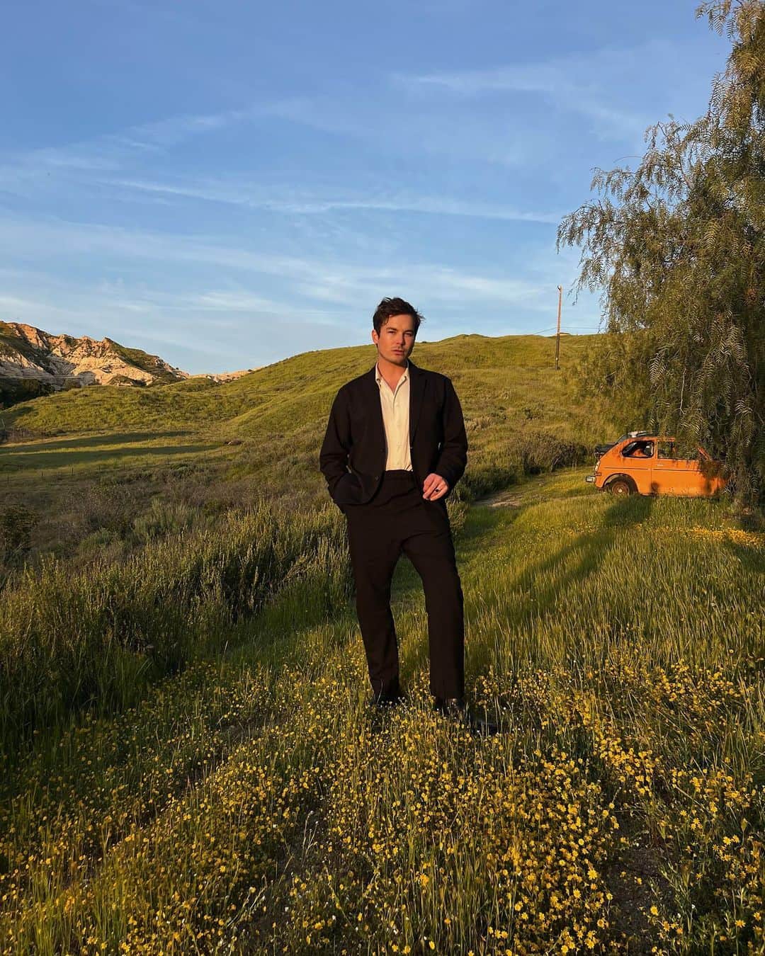 タイラー・ブラックバーンのインスタグラム：「🌾」