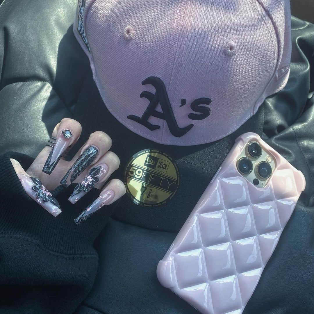 かれんのインスタグラム：「#selfnail」