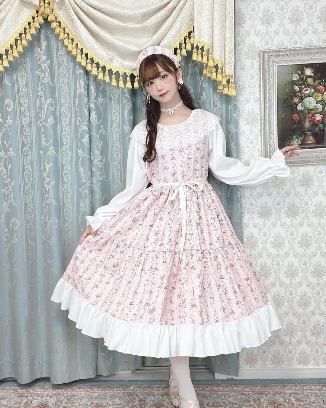 深澤翠さんのインスタグラム写真 - (深澤翠Instagram)「3色どれも可愛い 迷うねぇ🤍💖💙  #lolitafashion」4月9日 14時50分 - midorifukasawa