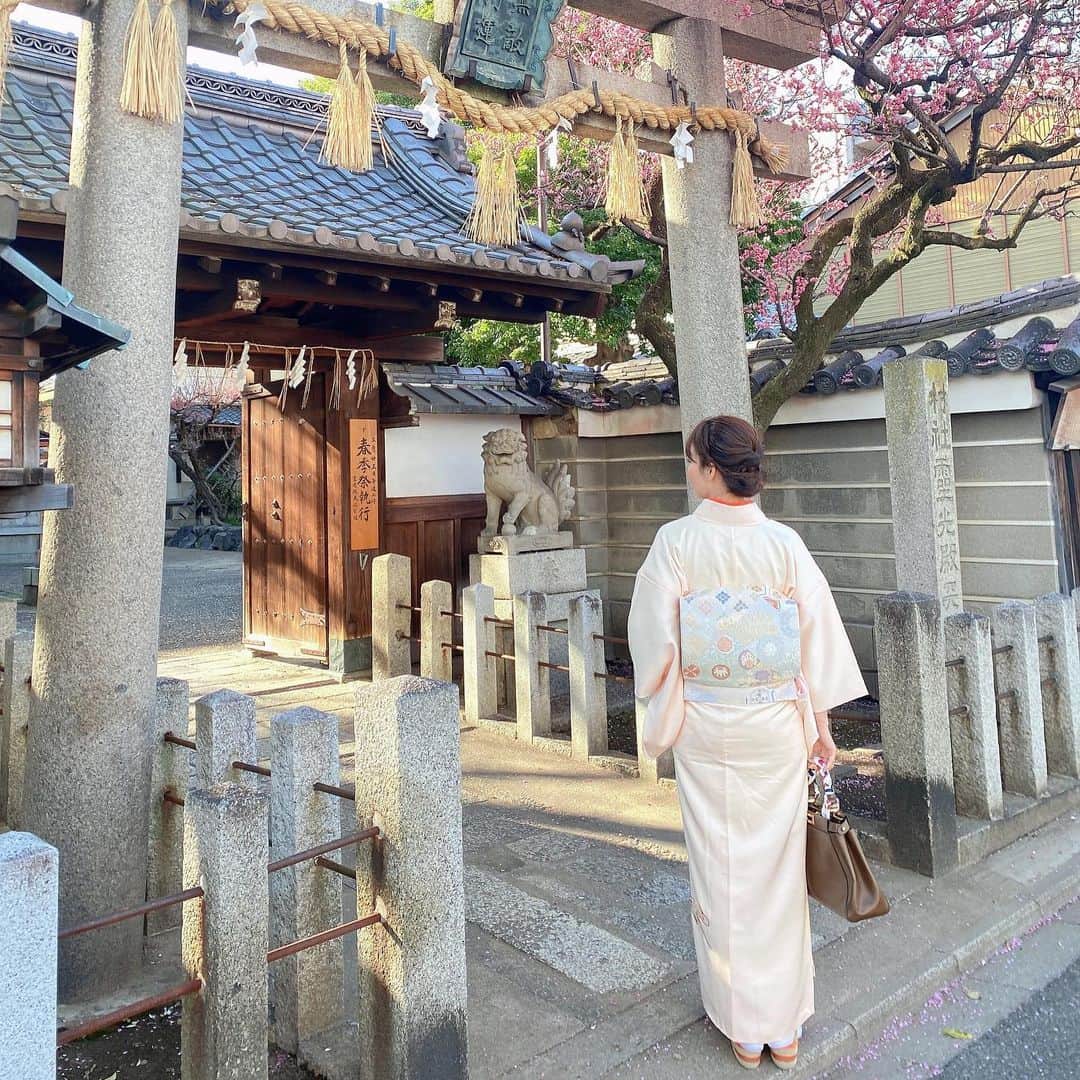 澤野井香里さんのインスタグラム写真 - (澤野井香里Instagram)「お着物でお散歩🌸🌸🌸  ヘアメイクは自分でして、タイミング合えば母が着付けてくれるので最近はたまに着てるなぁ＾＾  歳を重ねるごとに着物が好きになってきた♡  #リトルリッカ梅田 のマツエク👁のお陰でまつ毛もパッチリに✨  卒園、入学のタイミングでリペアに行けてよかった🤭  #リトルリッカ  西宮→0798-41-7572 神戸・大阪 →080-4240-6157   @lycka_mm @little_lycka_umeda  @lycka_nishinomiya @lycka_eyelash_este   #ks_23✨ #ks_beauty✨ #リトルリッカ梅田　#睫毛エクステ #大阪マツエク #マツエクデザイン #beautyday #eyelush #京都 #着物 #着物ヘア #着物コーディネート」4月9日 15時15分 - kaori_sawanoi