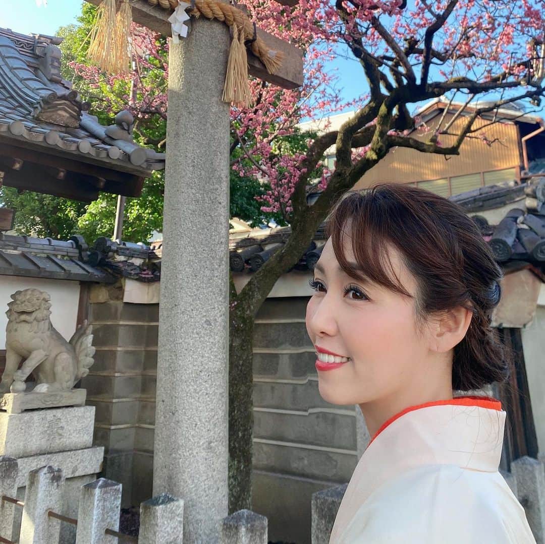 澤野井香里さんのインスタグラム写真 - (澤野井香里Instagram)「お着物でお散歩🌸🌸🌸  ヘアメイクは自分でして、タイミング合えば母が着付けてくれるので最近はたまに着てるなぁ＾＾  歳を重ねるごとに着物が好きになってきた♡  #リトルリッカ梅田 のマツエク👁のお陰でまつ毛もパッチリに✨  卒園、入学のタイミングでリペアに行けてよかった🤭  #リトルリッカ  西宮→0798-41-7572 神戸・大阪 →080-4240-6157   @lycka_mm @little_lycka_umeda  @lycka_nishinomiya @lycka_eyelash_este   #ks_23✨ #ks_beauty✨ #リトルリッカ梅田　#睫毛エクステ #大阪マツエク #マツエクデザイン #beautyday #eyelush #京都 #着物 #着物ヘア #着物コーディネート」4月9日 15時15分 - kaori_sawanoi