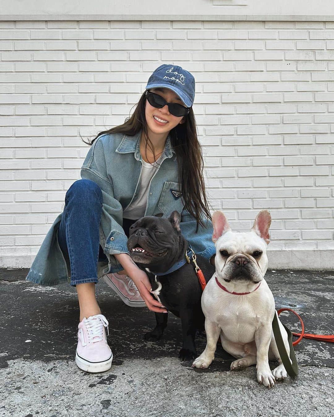 アイリーン・キムのインスタグラム：「Dog mom🖤🤍」