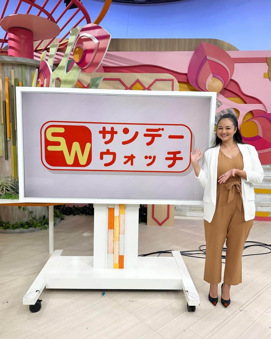 エリナ シルカのインスタグラム：「サンデーウォッチ！ 月1で出演します😎みんなみてねー！」