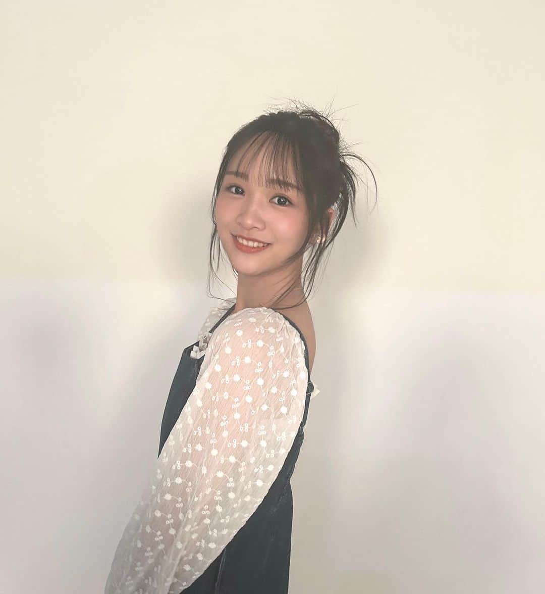 中山あやかさんのインスタグラム写真 - (中山あやかInstagram)「私たちの新高一モの代の名前は 【 Uni9Generation 】になりました！  ユニジェネで覚えてね😽　 　 9人で頑張っていきます！残り一年もよろしくお願いします❤︎  　 　 　 　 #Uni9Generation #ユニジェネ」4月9日 15時36分 - ayaka_nakayama1