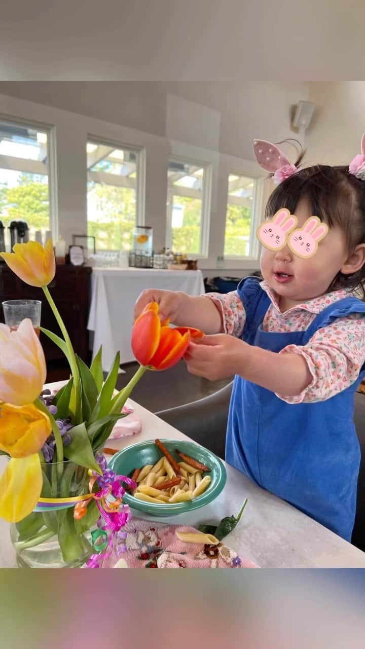 森理世のインスタグラム：「Happy Easter 🐰💐🪺 Easter weekend here in San Francisco was filled with good food, family, and seeing my mini light up during the Easter egg hunt 🥰 — see more on my blog by clicking the link in my bio 🫶🏼」