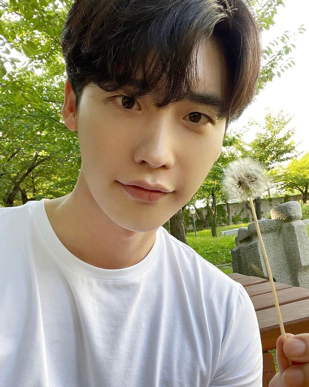 イ・ジョンソクさんのインスタグラム写真 - (イ・ジョンソクInstagram)「시간이 벌써..!? 🌼」4月9日 16時39分 - jongsuk0206