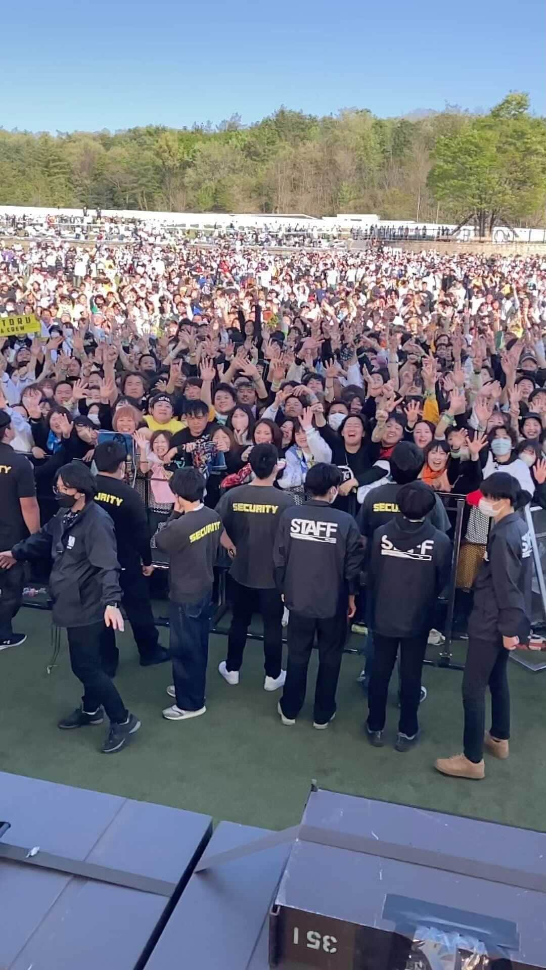 桜井誠のインスタグラム：「ヨンフェスー！ めっちゃ晴れたし気持ちよかったー！ フェスってやっぱコレだよね！ フォーリミありがとう😊 #ヨンフェス」