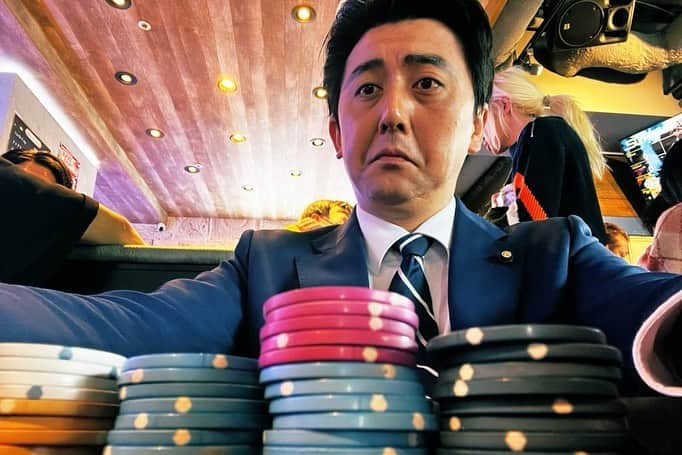 佐竹正史さんのインスタグラム写真 - (佐竹正史Instagram)「EGPOKER(エンターテインメント業界ポーカー)というエンタメ関係者のポーカーの大会に出場しファイナルテーブルまで残り6位入賞致しました😌🎌 ちなみに自分はコロナになってホテルに隔離療養になった2020年にホテルで世界のヨコサワさんのYouTubeを見てからポーカーという業界を知るきっかけだったんです。笑  #EGPOKER #EGP #エンターテインメント業界ポーカー #ポーカー好きな人と繋がりたい  #ポーカー好きと繋がりたい  #casinolivetokyo」4月9日 16時39分 - sataketty