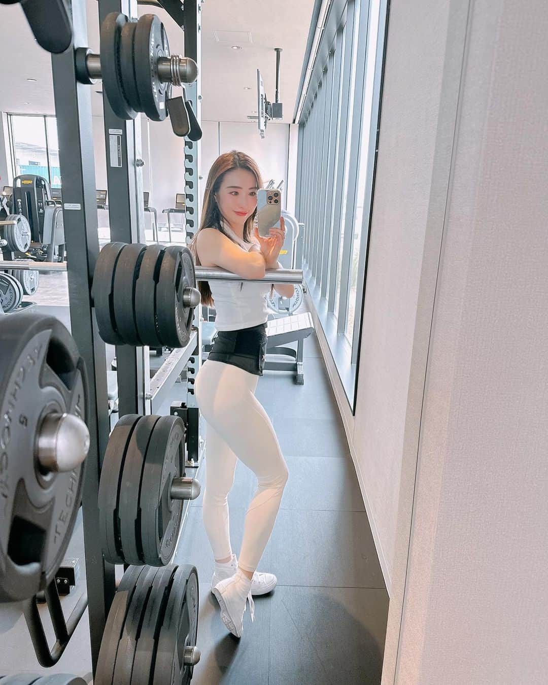 齊藤家澄さんのインスタグラム写真 - (齊藤家澄Instagram)「#最近トレ🫰  #筋トレ女子 #フィットネス女子 #トレーニー女子 #ジム女子 #トレ女 #トレジョ #ボディメイク #トレーニングコーデ #トレーニングウェア #背中トレ #胸トレ #上半身トレ #桃尻  #fitnessmotivation #fitnessgirl #health #healthylifestyle #healthandfitness #selfcare #lifemotivation #gymmotivation #selfgrowth  #gymgirl」4月9日 16時55分 - kanchi_w