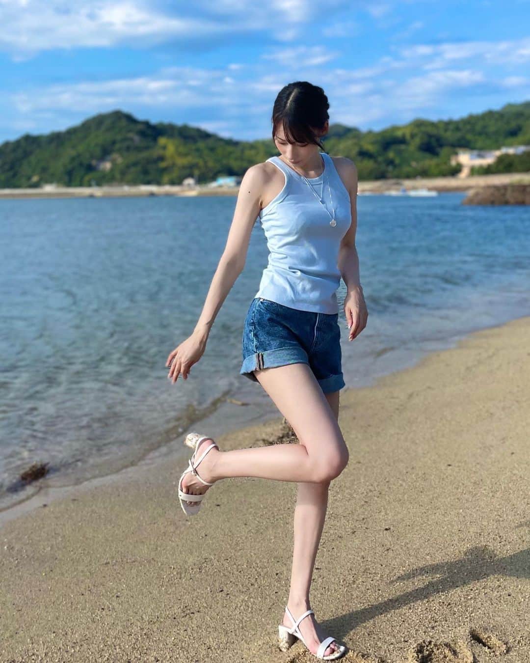 大野真依のインスタグラム：「🐬🏝」