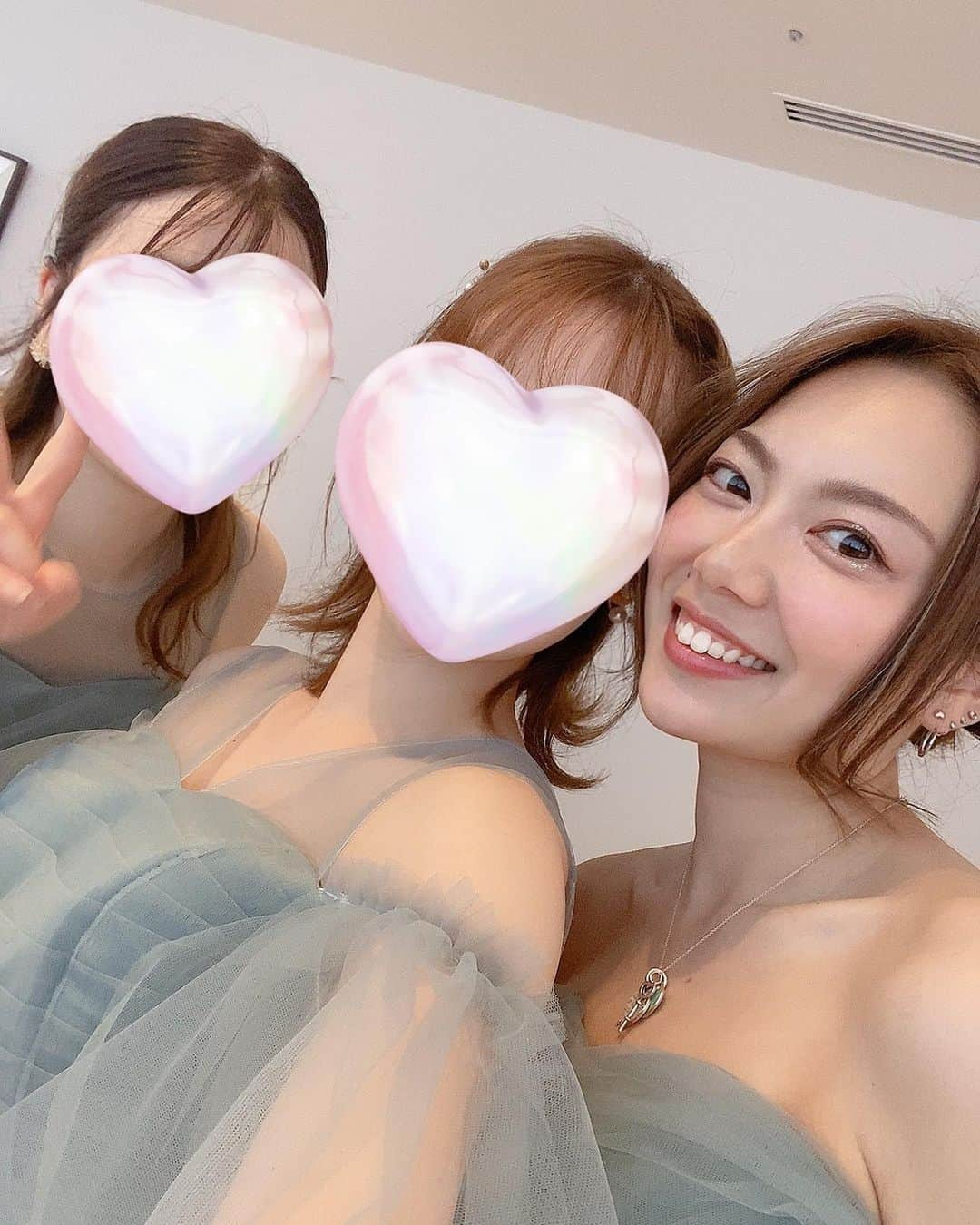 志村玲那さんのインスタグラム写真 - (志村玲那Instagram)「#2日目  #今回のメイン #結婚式  #朝からみんなで #ベッドの取り合い #じゃんけん大会  #沖縄ピカチュウ #かわいすぎて #どうしても撮りたくて #1人で撮ってもらった〜 #嬉しい  #ウエディングコーデ #ブライズメイド  #はしゃいだ #最高だった  #結婚式の写真は #次回  #この格好で運転は #みんな笑ってた #でもみんな #同じような服だからね #おそろいコーデ  #沖縄旅行 #楽しかったーっ  #沖縄 #okinawa」4月9日 17時02分 - rena_shimura