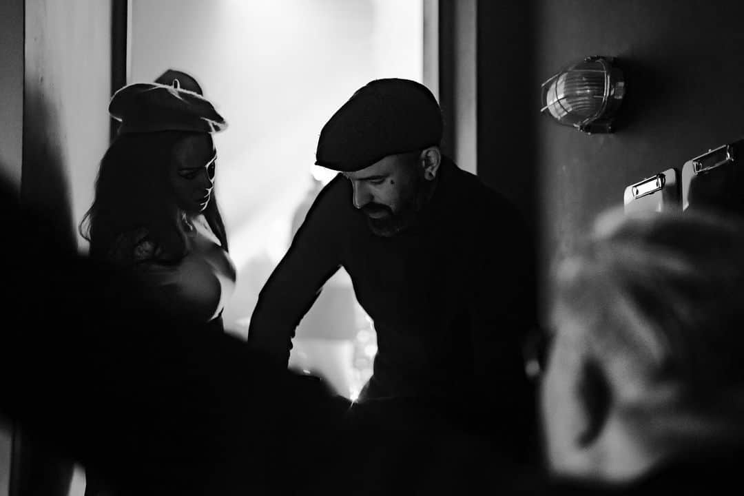 ベン・ソーンダースのインスタグラム：「always by my side @_gipsyj_ ❤️ #tilltheend #backstage @officialsoullive」