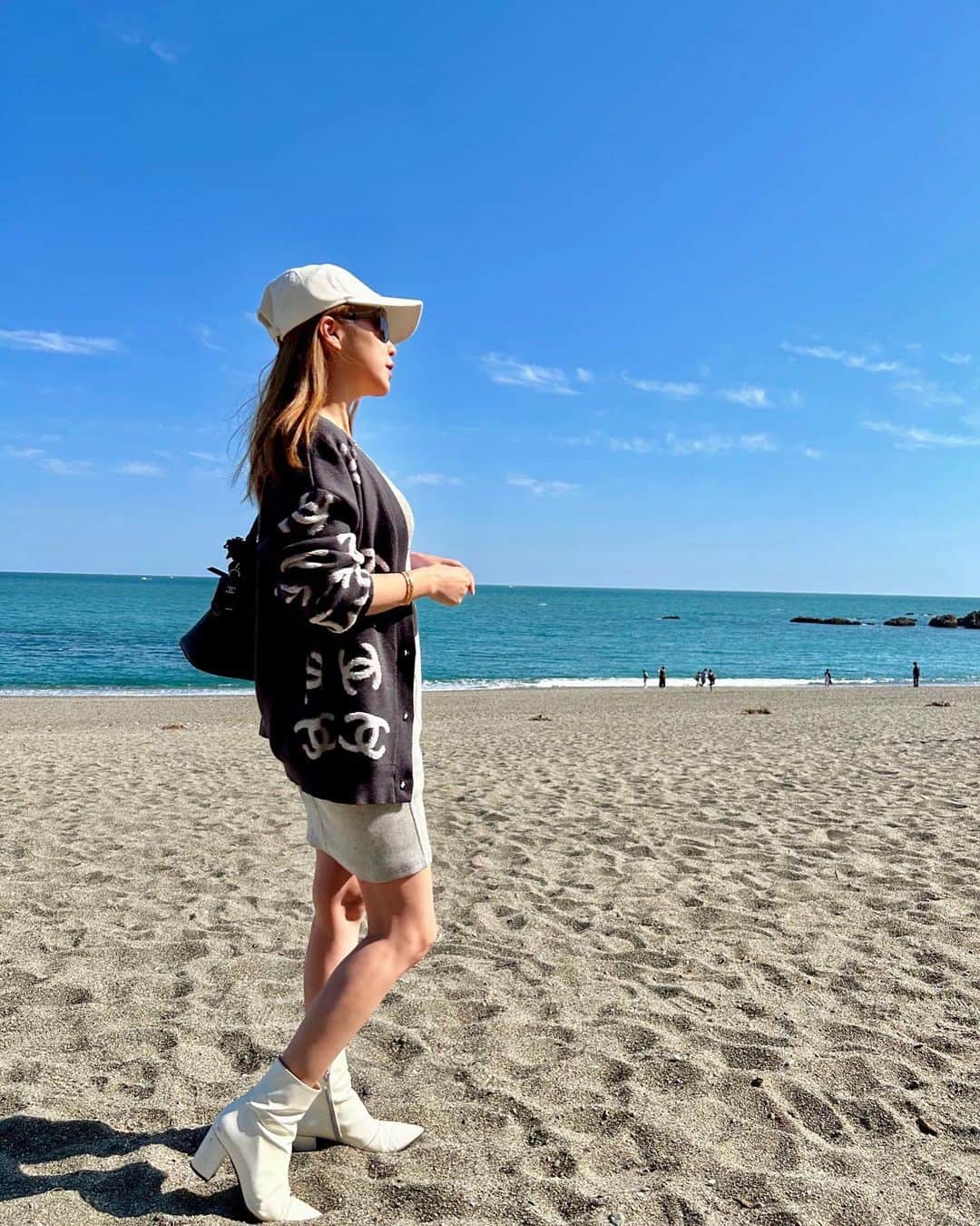 葉月樹里のインスタグラム：「高知！！！  . . .  #葉月樹里 #soiréeine #ソワレーヌ #高知県 #桂浜 #坂本龍馬 やて @renge_soireeine と#プチ旅行」