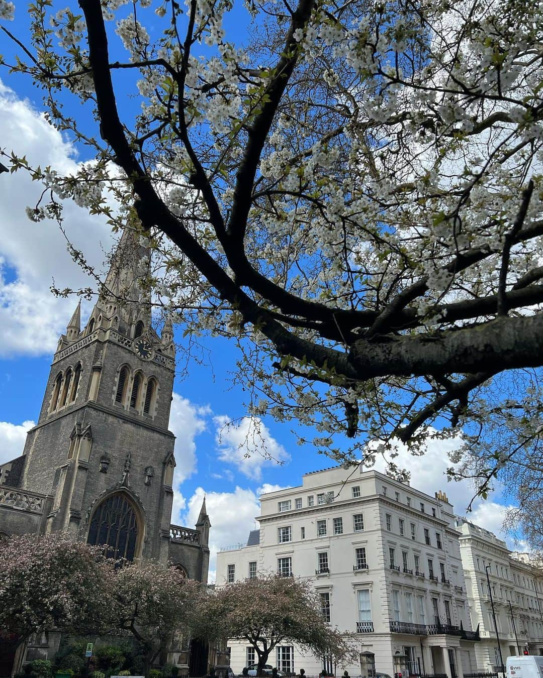 松原汐織さんのインスタグラム写真 - (松原汐織Instagram)「Photo dump🌸🌸🌸 I take a walk with my daughter every day. We found a lot of beautiful cherry blossoms.  ー #newborn #baby #babygirl #newmom #lovemyfam  #cherryblossom #blooming  #paddington #hydepark #italiangardens  #london #thisislondon #londonlife #mum #mumofagirl  #出産 #海外出産 #女の子ママ  #海外子育て #イギリス子育て #ロンドン子育て  #桜 #お花見 #パディントン #ハイドパーク  #ロンドン #ロンドン生活 #ロンドン在住  #shioriinlondon2023  ー」4月9日 17時42分 - shiori_ma_