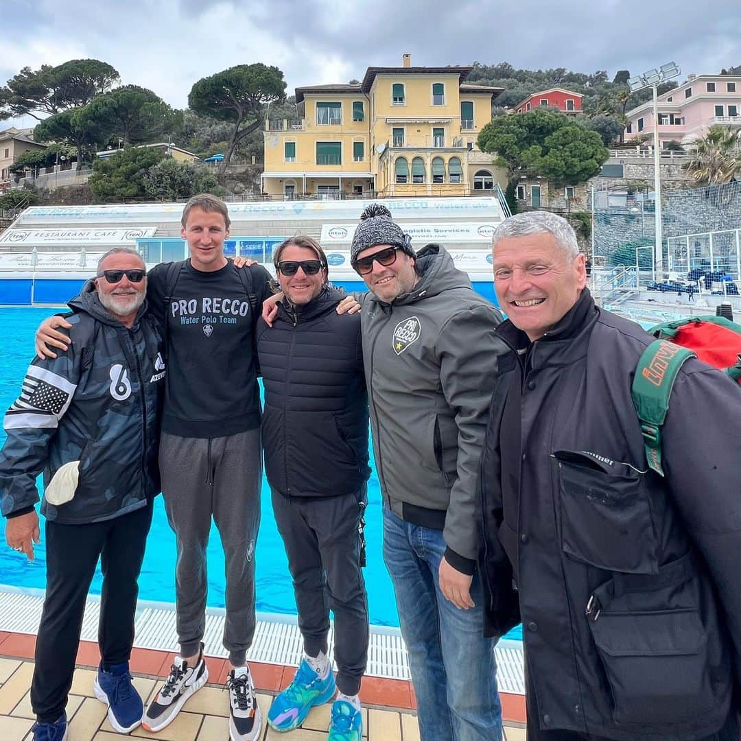 トニー・アゼベドのインスタグラム：「Just finished an awesome week in Italy with a great group of future studs. Crazy to think that my ex teammates are now star coaches, presidents or the best center in the world!」