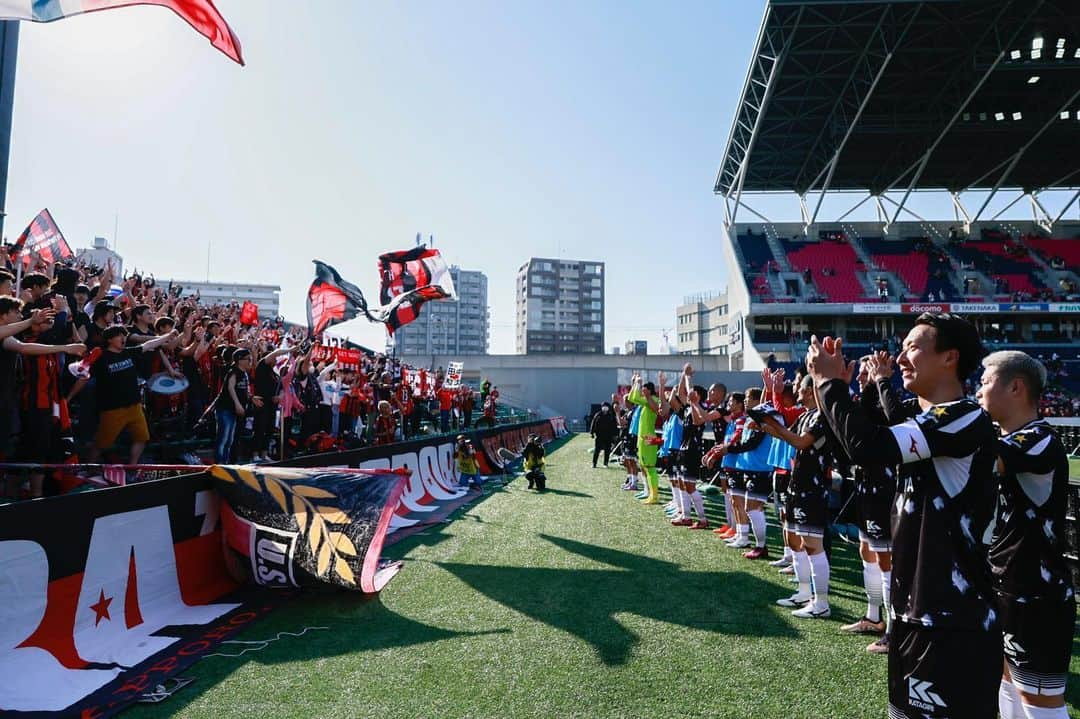 コンサドーレ札幌さんのインスタグラム写真 - (コンサドーレ札幌Instagram)「...  2023明治安田生命J1リーグ第7節  C大阪2-3札幌  シーソーゲームを制し、見事に勝ち点3をゲット🔥  コメント欄でこの試合のお気に入りのシーンを教えてください！ ぜひDAZNで試合を見直して、選んでみてください🙏  #consadole #北海道コンサドーレ札幌 #サポーター #中島大嘉 #中村桐耶  #キムゴンヒ #馬場晴也 #田中駿汰 #浅野雄也 #金子拓郎 #荒野拓馬 #ミラントゥチッチ #Jリーグ」4月9日 17時57分 - hokkaido_consadole_sapporo