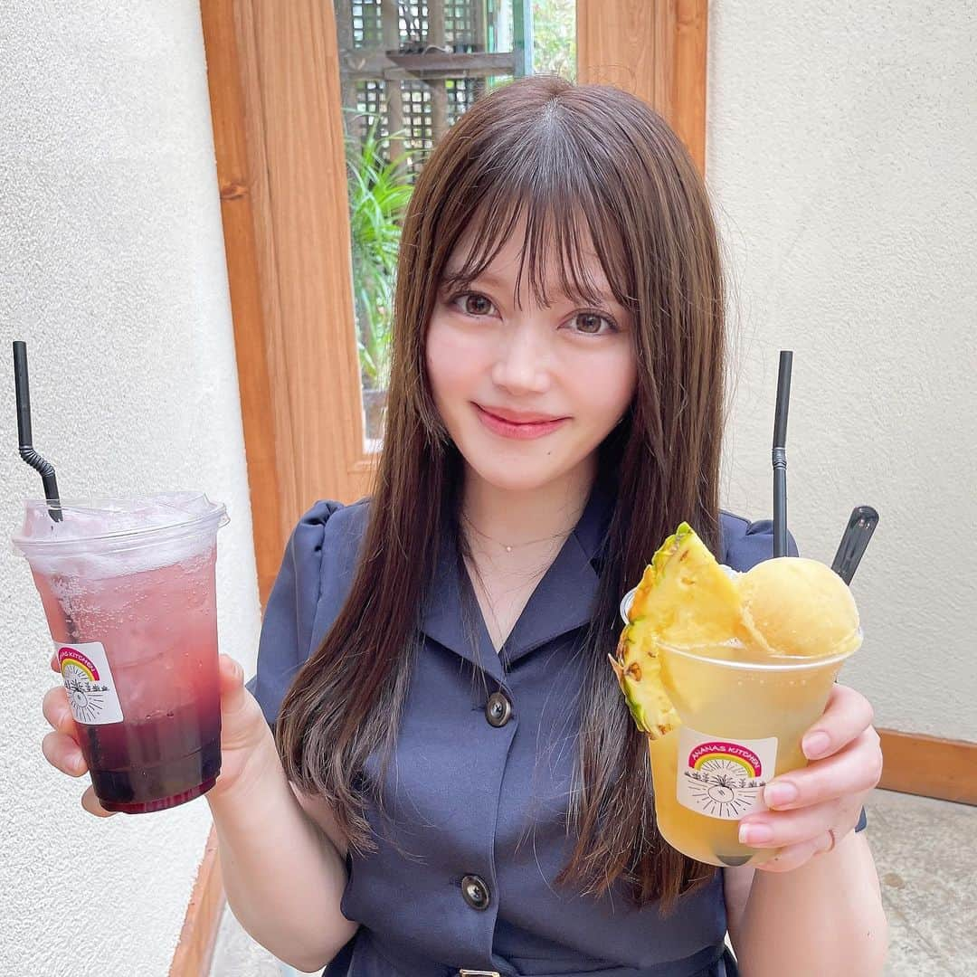 山田あかりさんのインスタグラム写真 - (山田あかりInstagram)「沖縄の @nagopineapplepark  楽しかった🍍💓  パパパイナップルパーク♪のメロディーが頭の中で永遠リピート😎♾笑  パイナップルパークの中にあるパイナップルジュースとパイナップルのお酢もうまうま⸜🫶⸝‍💞  ワンピース @grl_official   ヘアカット @fukumototoshiya_freera  沖縄行く前にカットしてもらったの☺️♡ 安定の上手さでいつも安心して切ってもらってる( -᷄֊-᷅ )‪‪🫶🏻 美容室のヘアカット迷子の人ここ行けば間違いないよ！  #名護パイナップルパーク #パイナップルパーク #パイナップル #沖縄グルメ #沖縄旅行 #沖縄カフェ #沖縄観光 #沖縄旅行シリーズ #パイナップルパークの歌 #grl #グレイル #表参道美容室 #ヘアカット #ロングヘア #ロングヘアスタイル」5月8日 21時36分 - akari030201