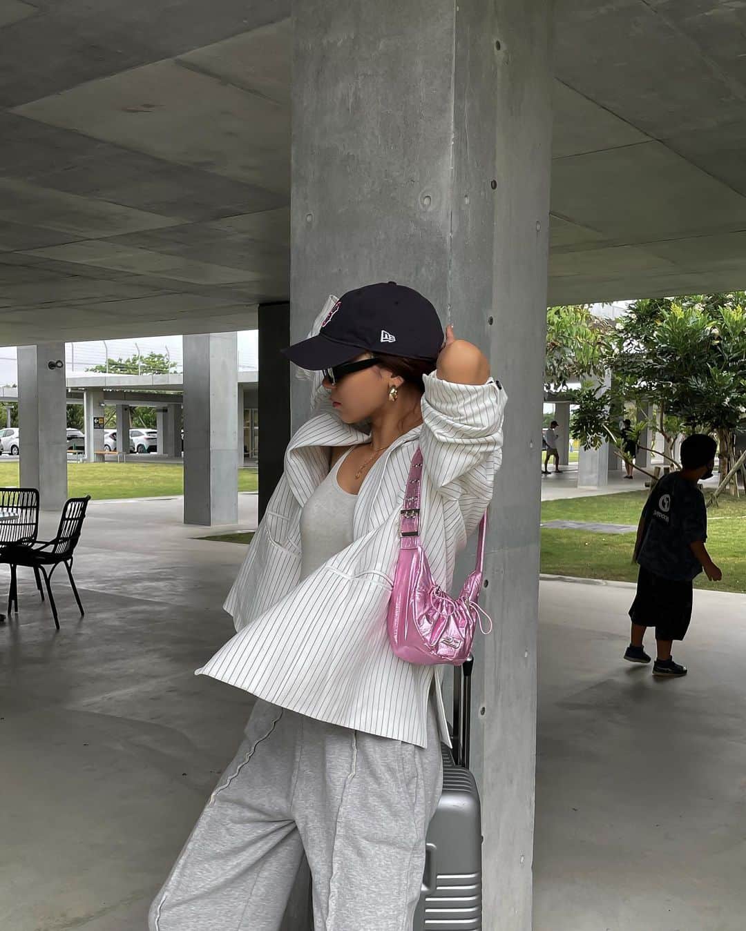 MIRAI TAKASHIMAさんのインスタグラム写真 - (MIRAI TAKASHIMAInstagram)「こないだもあげたけど ストライプジャケット使えすぎる💟 ブラックは重いなと感じてくる季節に ほんとに使える事が宮古で発覚した☺️w #aclent」5月8日 21時29分 - miiiiiraixx