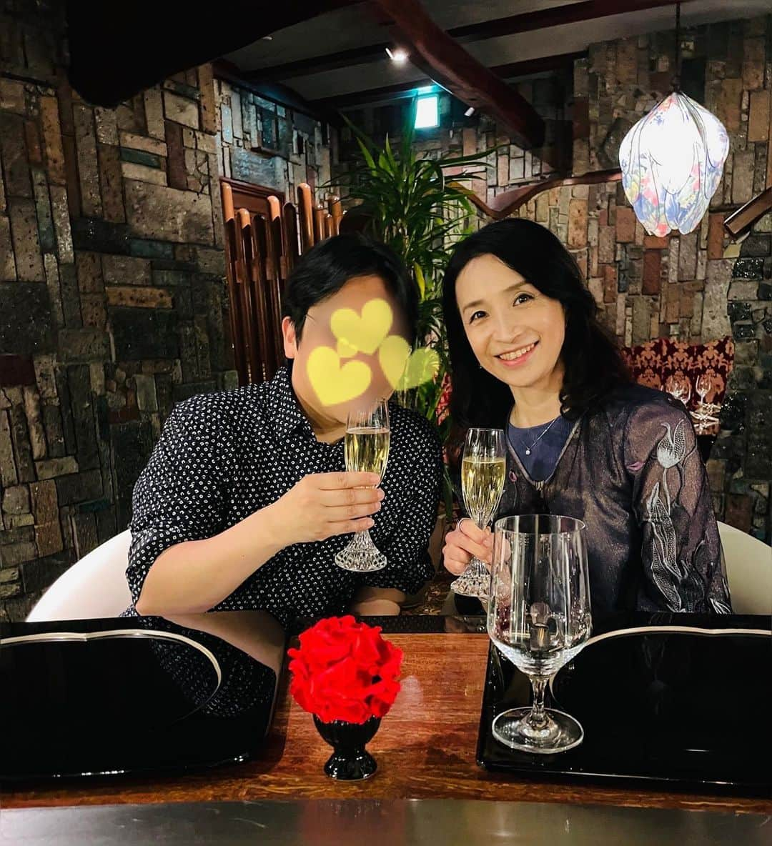 井脇幸江さんのインスタグラム写真 - (井脇幸江Instagram)「夫くんBirthday🥂でした🥰  ちょっと贅沢に、憧れのお店に行ってきました💞  お料理の一部を… グリーンピースのスープは、このお料理のために作られた食器という拘り具合👏🏻  普段、軽く話せないようなデリケートな話しや、将来の事など２人で色々話せたし、お店の方とも、食材に関してなど楽しくお話も出来て、癒されました☺️  たまにはこんな時間も良いよね？  さぁ❣️また明日から頑張ろう😊🔥👍🏻  「アレクサ、誕生日の音楽かけて🎵」とお願いし、キャンドルをたくさん焚いて、夜を過ごします🕯☺️💓  #Ballet #Dancer #バレエ #バレエダンサー #芸術 #芸術観賞 #舞台 #stage #トスカ #大人 #美の世界 #四ッ谷 #Iwaki Ballet Company #IBC #バレエスタジオ #バレエ教師 #バレエ教室 #美しい #楽しい #人生 # 健康 #東京 #井脇幸江 #誕生日 #鉄板焼き」5月8日 21時35分 - yukie.iwaki