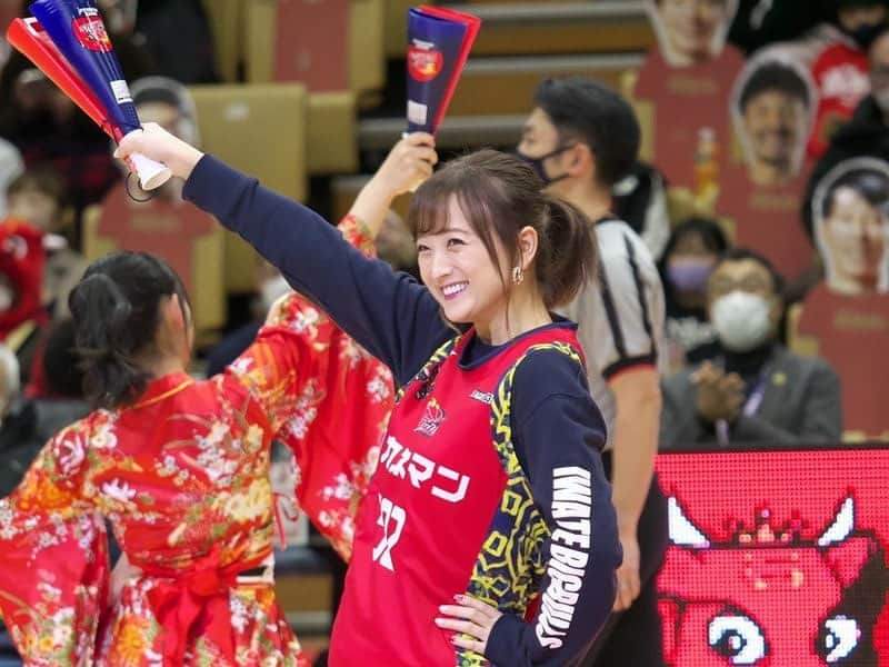 小松彩夏さんのインスタグラム写真 - (小松彩夏Instagram)「⁡ 岩手ビッグブルズ🏀 優勝おめでとうございます🎉 ⁡ B3優勝‼️B2昇格‼️  すごすぎるーーー👏👏👏✨✨✨ ⁡ 来シーズンが今から楽しみです😆❣️ ⁡ #岩手ビッグブルズ #ビッグブルズ #B3完全優勝 #地元 #岩手 #岩手県 #故郷 #岩手宣伝隊長」5月8日 21時47分 - official_ayaka_502