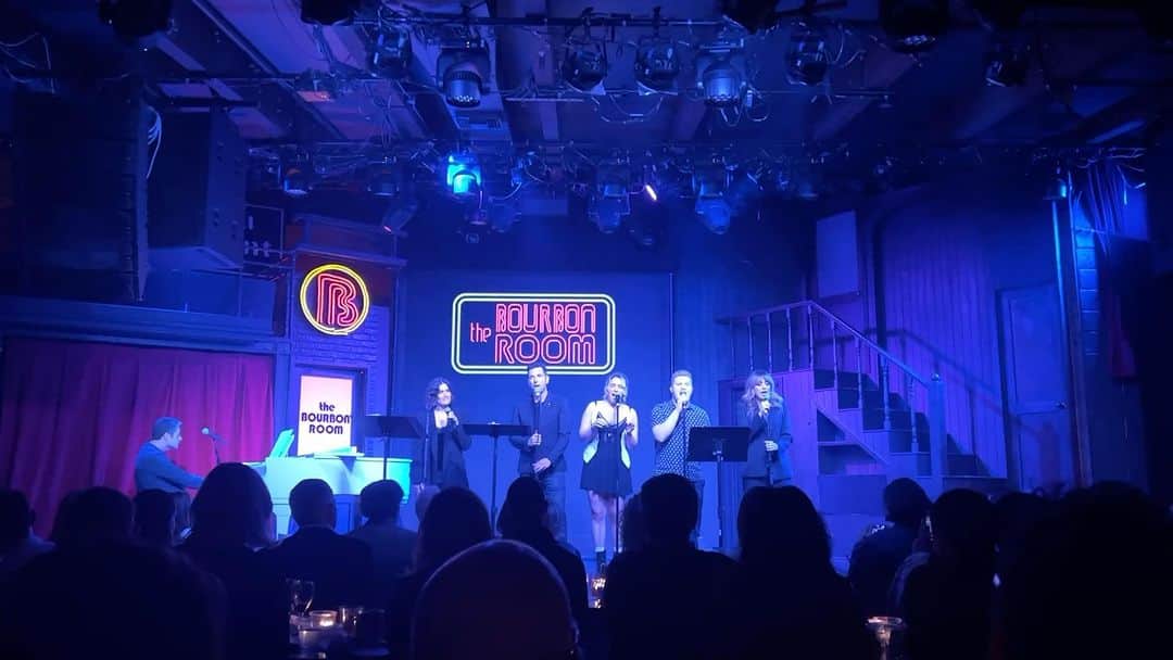 ニア・ヴァルダロスのインスタグラム：「Last night, fantastic sound quality at super fun @bourbonroomhollywood listening to the music of talented @tomkittmusic and these gorgeous voices from heaven.」