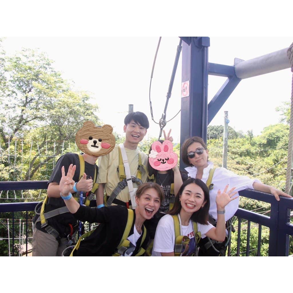 稲沢朋子さんのインスタグラム写真 - (稲沢朋子Instagram)「🤙🤙🤙🤙☀️🏖 ドキドキからの〜  最高か！ シャー➡️動画！  #Singapore #trip #family #ジップライン」5月8日 21時56分 - ina_tomo
