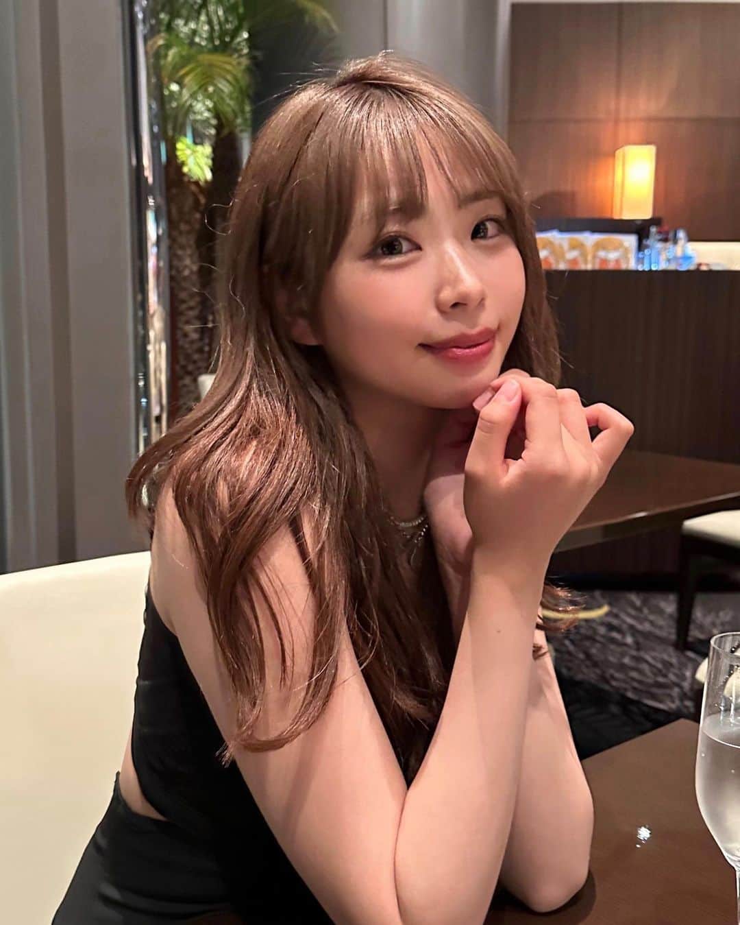 麻生果恩のインスタグラム：「my birthday...🥀♡  19歳になりました。  いつもありがとうございます☺︎  19歳もよろしくお願いいたします。♡」