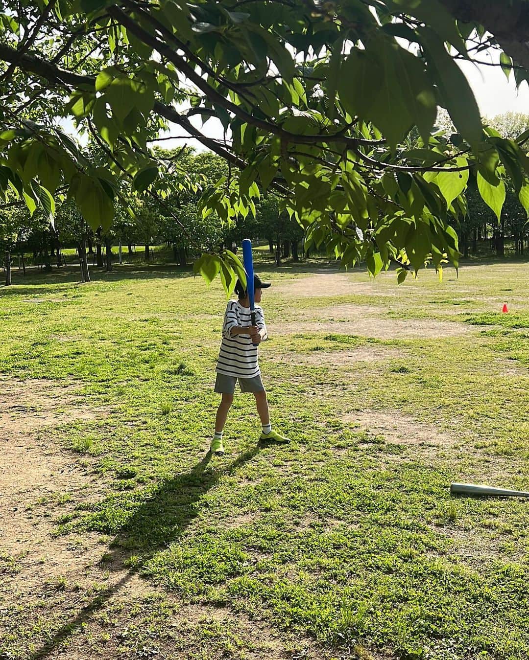 ayu kagawaさんのインスタグラム写真 - (ayu kagawaInstagram)「GWのあれこれ🫶 特に遠出はしなかったけど大好きな人達とゆっくり過ごせた♡  久しぶりに映画も見れたし🍿🎞️ 子供達ともたっくさん遊べた😚 公園行きたい！サッカーしたい！野球したい！が口癖の息子と甥っ子に毎日クタクタだったけど、ふと一緒に公園行ってくれるのもあと何年かな、と思うと公園に誘ってくれる今が一番幸せなんやわ🥺🌳 と思って毎日ホームラン狙いで思いっきりバット振って頑張った🫠🔥  最終日はカラオケまで行けて大満足よ😜 #gw」5月8日 21時59分 - ayuyunyun