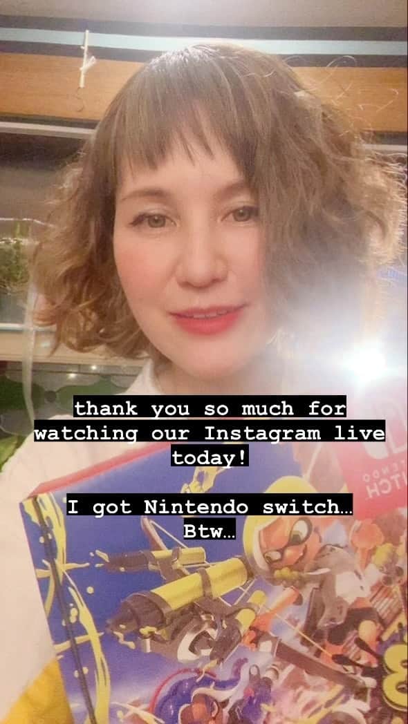 横沢ローラのインスタグラム：「Please excuse us for trouble on stream, 配信の乱れ、ごめんなさい！ 配信見てくれてありがとう！またやります！ Thank you so much for joining us and we’re gonna try to solve the problem and do the stream again!」