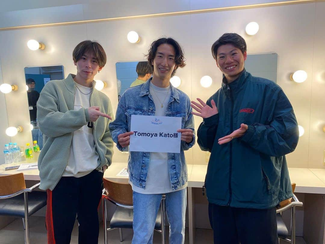 加藤友哉さんのインスタグラム写真 - (加藤友哉Instagram)「LaQua 20th Anniversary 記念イベントにて音楽ライブにアーティスト出演させて頂きました🎤  楽曲リリース後初のステージがラクーアの大舞台、かつ豪雨という忘れられない思い出になりました!! 楽屋で素敵なアーティストさん達と交流出来たのも新鮮で学びが沢山でした!!  今年は様々な場所でパフォーマンス出来るよう頑張ります!!  I had the honor of performing in the music live event celebrating "LaQua 20th Anniversary" 🎤   It was my first stage after releasing my music, and it was a memorable experience performing on such a grand stage at LaQua, especially during heavy rain!! I also had the chance to interact with some amazing artists in the dressing room, and I learned a lot from them!   Hoping to perform on various stages this year!  #ラクーア #ラクーアハタチ」5月8日 22時14分 - tomoya_kato_