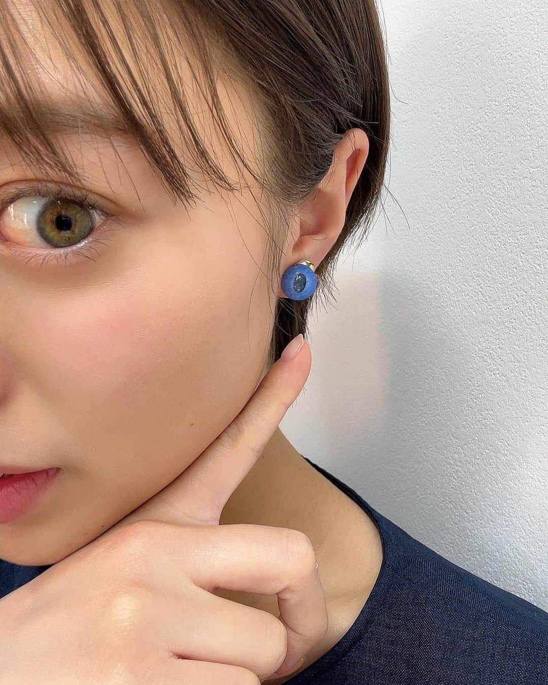 佐藤玲奈さんのインスタグラム写真 - (佐藤玲奈Instagram)「.. 先月お借りしたアクセサリー お気に入りはこの ブルーベリーみたいなイヤリング🫐  緑の前で撮ったら よりブルーベリー感でて可愛い…♡ @rocanail.accessories 様 ありがとうございました🐨  #rocanail#rocanailaccessories #福島市#アクセサリー#TUF #アクセサリー提供#提供#衣装提供 #ブルーベリー#🫐#Nスタふくしま」5月8日 14時23分 - rena___sato