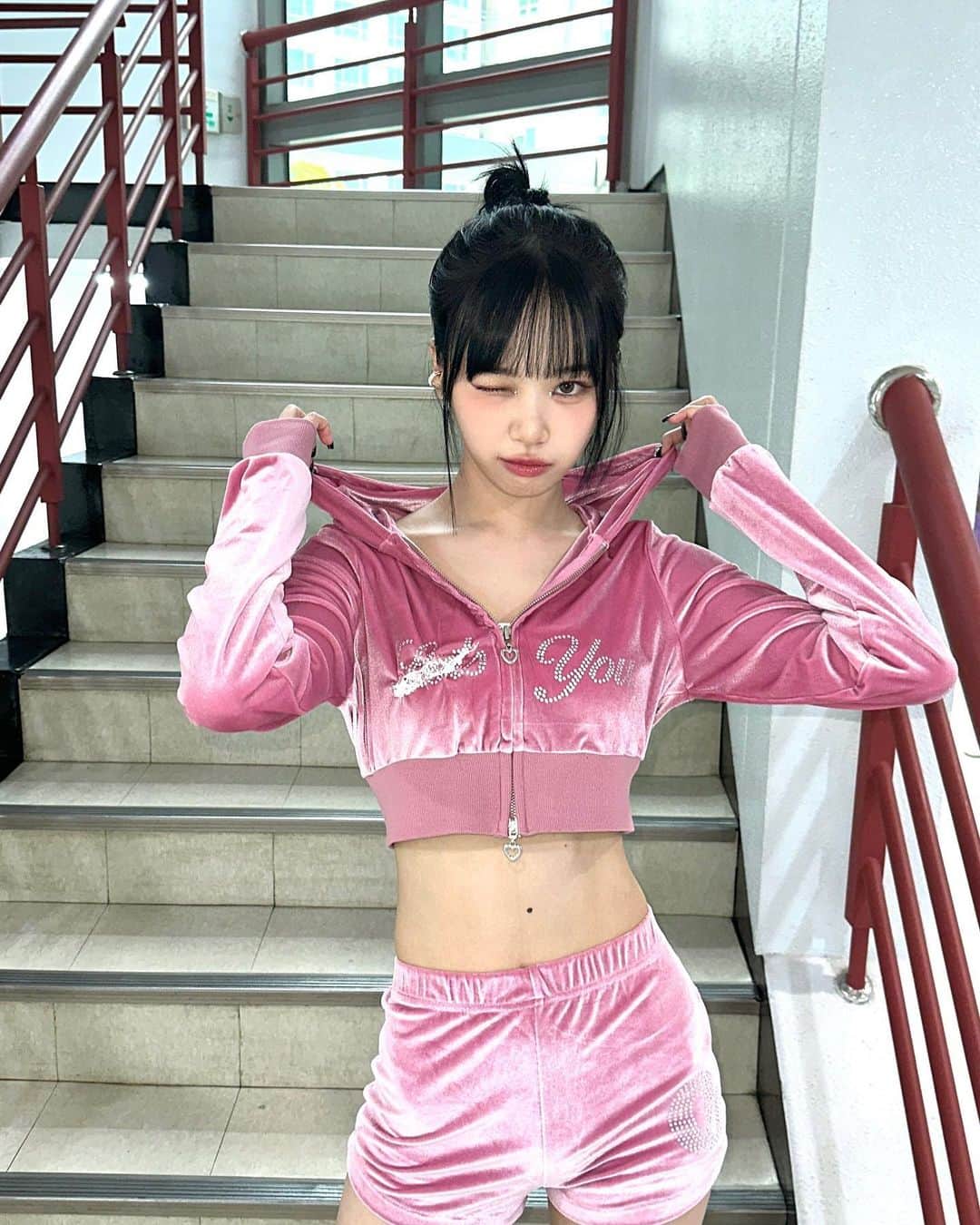 キム・チェウォンのインスタグラム：「인기가요💕」