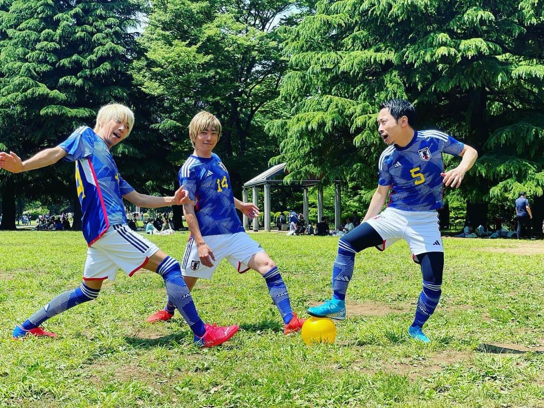 アモーレ橋本さんのインスタグラム写真 - (アモーレ橋本Instagram)「#ものまねブルー は 「#女子サッカーW杯」を全力応援！  ブラボー！！  みんなも #なでニコ キャンペーン #なでしこジャパン #nadeshiko #長友佑都 選手 W #伊東純也 選手」5月8日 15時02分 - bravo_hashimoto