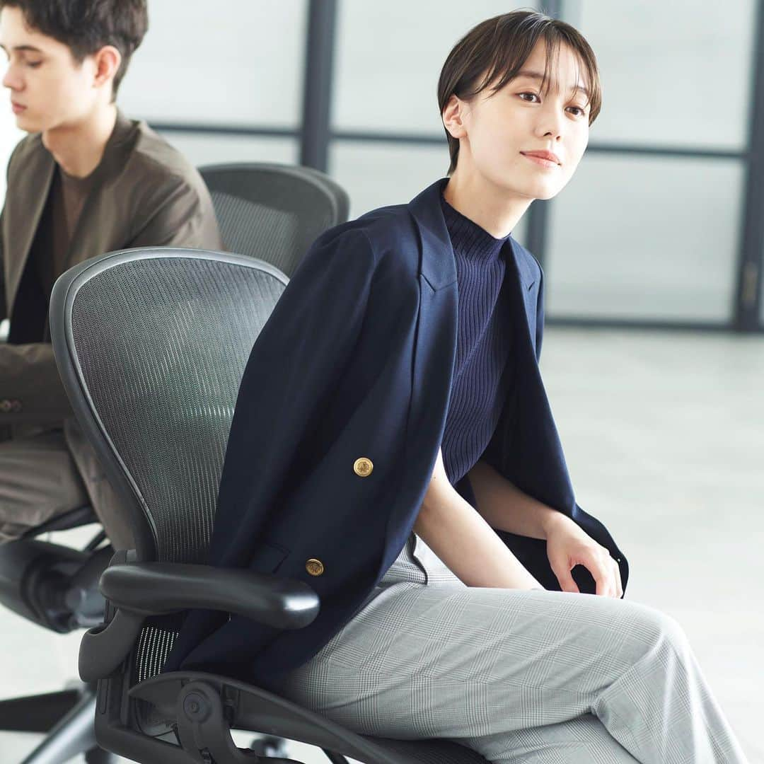 SUIT SELECT スーツセレクトさんのインスタグラム写真 - (SUIT SELECT スーツセレクトInstagram)「【OFFICE CASUAL】 肩肘張らず、ラクに着られる。 きちんと感もあるオフィスカジュアル。 ・ JACKET ¥26,400 CUT&SEWN ¥5,390 PANTS ¥10,890  (すべて税込) ・ ・ ・ #suit #スーツ #suitselect #スーツセレクト #スーツのある日常 #スーツスタイル #leo #平野マユ ・ #ビジネス #レディース #レディースファッション #レディースコーデ #春夏 #オフィスカジュアル #ビジネスカジュアル #仕事服 ・ #business #fashion #ootd #outfit #ladies #ladiesfashion #ladiescode #2023SS #spring #summer #newnormal #newarrival #easy」5月8日 14時57分 - suitselect_japan_official