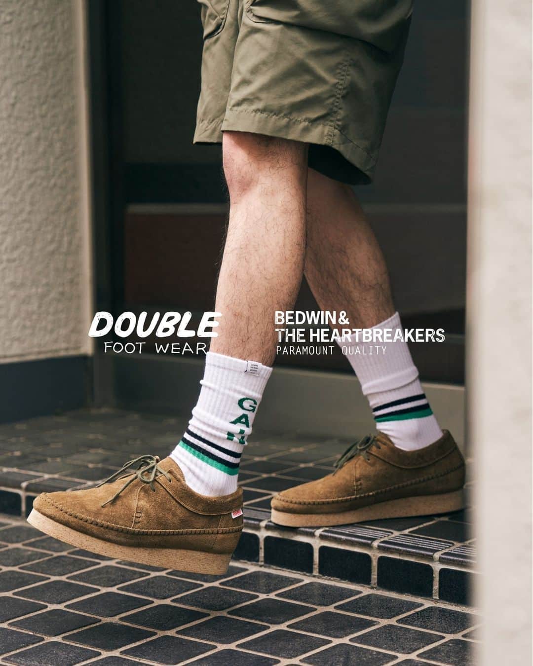のインスタグラム：「DOUBLE FOOT WEAR x BEDWIN & THE HEARTBREAKERS⁠ ⁠ 2022AWよりスタートした東京の下町・浅草に工房を構える〈DOUBLE FOOT WEAR〉とのコラボレーションが今期も登場。アメリカで古くから愛されるトラディショナルなモカシンシューズにインスパイアされた発色の良いスエードシューズが登場。⁠ ⁠ BEDWIN & THE HEARTBREAKERSが独自にリクエストし、アッパーの形やディテール、ソールを厚く仕上げるなど、カジュアルな見た目とは裏腹にこだわりを多く採用している。⁠ ⁠ DOUBLE FOOT WEARの手作業からなる丁寧な技法が相まみえるMADE IN JAPANのオリジナルモデルをぜひご堪能くださいませ。⁠ ⁠ Photo : Yuka Ito【NEW COLOR】⁠ @ph_yukaito⁠ @newcolor_studio⁠ ⁠ Hair&Make-up : Naruho Maruyama⁠ @naruho_maruyama⁠ ⁠ Model : Takumi Fukunaga⁠ @takumi_fukunaga_⁠ ⁠ Edit : Ryotaro Miyazaki⁠ @rytr_myzk⁠ ⁠ #bedwinandtheheartbreakers⁠ #bedwin⁠ #ベドウィン⁠ ⁠ @doublefootwear⁠ #doublefootwear」