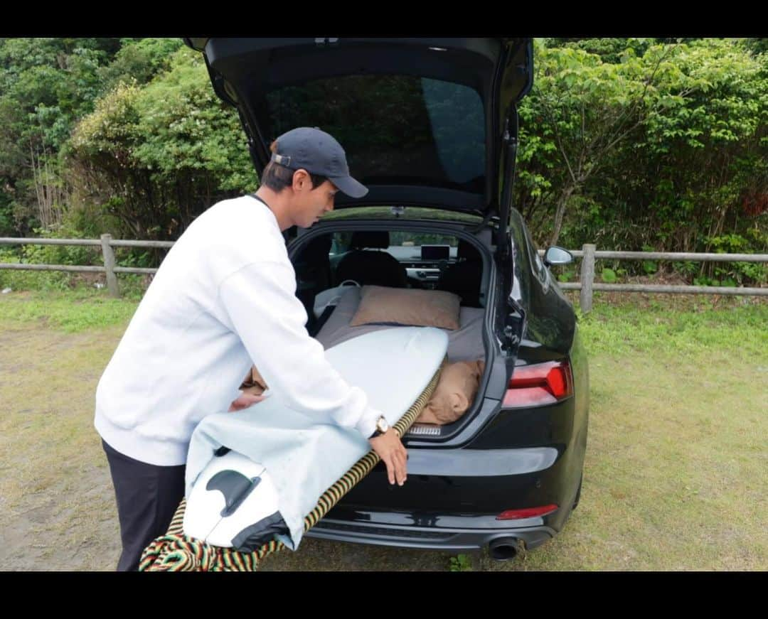 山中海輝さんのインスタグラム写真 - (山中海輝Instagram)「Audi A5にベットを作って車中泊してみたという動画です。笑 是非今日のYouTubeご覧ください。 Youtube→KAIKI YAMANAKA山中海輝  #週末サーファー #車中泊」5月9日 19時00分 - kaikiyamanaka