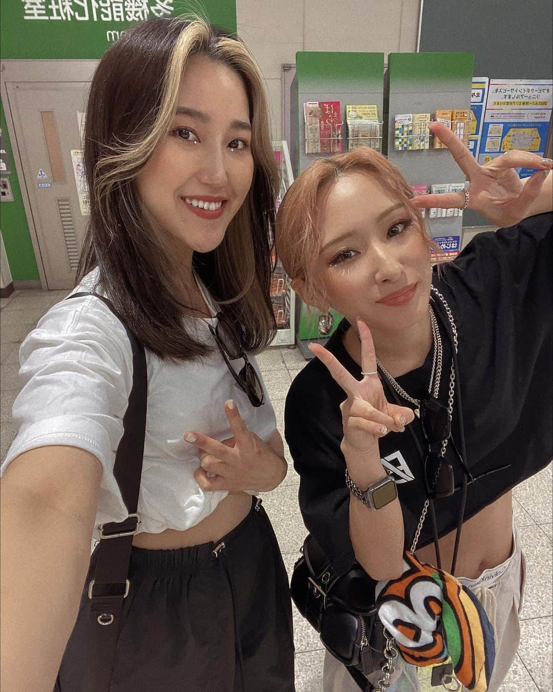 HARUYOさんのインスタグラム写真 - (HARUYOInstagram)「. 春FESたのしすぎた😘🧡 次は夏に向けて体力つけておかなきゃ🥵w  #vivalarock#japanjam#befirst#besty  #海外ファッション#海外コーデ#海外ガール#フェスメイク#フェスコーデ#y2k#y2kファッション#y2kfashion#ビーファ#ビーファースト#ベスティ#春フェス」5月8日 19時00分 - h_trip