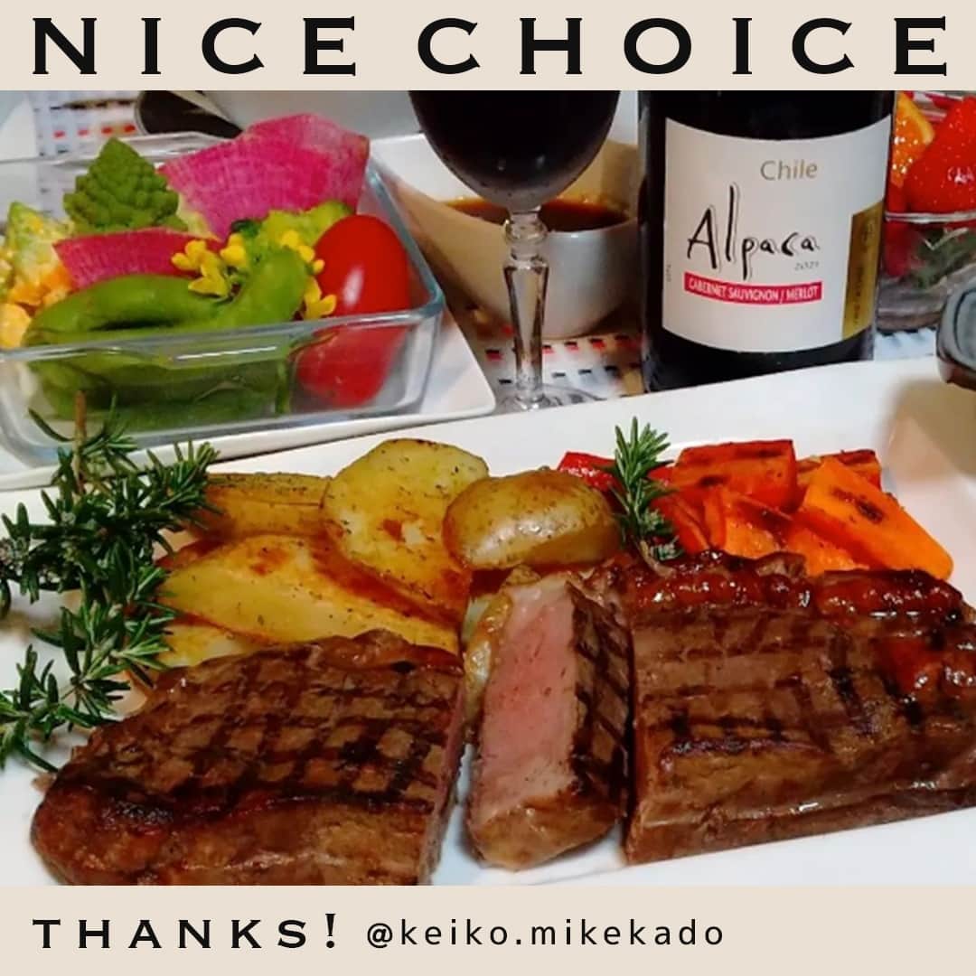 サンタ・ヘレナ『アルパカ』さんのインスタグラム写真 - (サンタ・ヘレナ『アルパカ』Instagram)「アルパカに合うお料理、みなさん何食べてますか？⁠ みなさんが楽しんでいる組合せを紹介します。⁠ ⁠ 参考にしてみてくださいね🦙⁠ ⁠ 【ステーキ×カベルネ・メルロー】⁠ @keiko.mikekado さん⁠ 大迫力のお肉ですね！カベルネ・メルローもいつも以上に美味しかったのでは😌⁠ ⁠ 【牡蠣のオイル漬け×カベルネ・メルロー】⁠ @pepesouth._.26 さん　⁠ 一週間仕込んだ牡蠣✨オイルが染みて、うま味がぎゅっと凝縮していて…！カベルネ・メルローの果実味と感動的な組み合わせなのではないでしょうか🥰⁠ ⁠ 【生ハムメロン×シャルドネ・セミヨン】⁠ @dream.haa さん　⁠ 生ハムメロンにクリームチーズは間違いない組み合わせですね✨辛口のシャルドネ・セミヨンと、メロンの甘みが絶妙な組み合わせです🍈⁠ ⁠ みなさま、投稿ありがとうございました❤⁠ ⁠ ・⁠ ⁠ ┈┈┈┈┈┈┈┈┈┈┈┈┈┈┈┈⁠ ⁠ ＼フォローお待ちしてます／→@alpaca_jp⁠ 簡単お料理や、かわいいカクテルレシピなど…アルパカワインに関する投稿を発信しています🦙⁠ ⁠ ┈┈┈┈┈┈┈┈┈┈┈┈┈┈┈┈⁠ ⁠ ハッシュタグ、⁠ #今日のアルパカ #アルパカワイン⁠ で、みなさんからの投稿を募集中🍷⁠ 公式アカウントでご紹介させていただきます！⁠ おすすめのおつまみや、アルパカと一緒に食べたおうちごはんなど、投稿をお待ちしています！⁠ ⁠ ┈┈┈┈┈┈┈┈┈┈┈┈┈┈┈┈⁠ ⁠ ・⁠ ⁠ #alpaca #alpacawine #チリワイン #デイリーワイン #ワイン好きな人と繋がりたい #ワイン好きと繋がりたい #ワインに合う料理 #ワイン好き #ワインのある食卓 #ワインのある暮らし #ワインのお供 #家飲み #宅飲み #おうちワイン #晩酌 #今日のごはん #白ワイン #赤ワイン #白ワインに合う #赤ワインに合う」5月8日 17時00分 - alpaca_jp