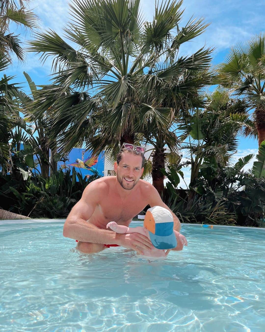 ロッティー・トムリンソンさんのインスタグラム写真 - (ロッティー・トムリンソンInstagram)「our new Ibiza normal 🥰 @bambukuibiza the best day 💘 thank you 🫶🏼」5月8日 17時08分 - lottietomlinson