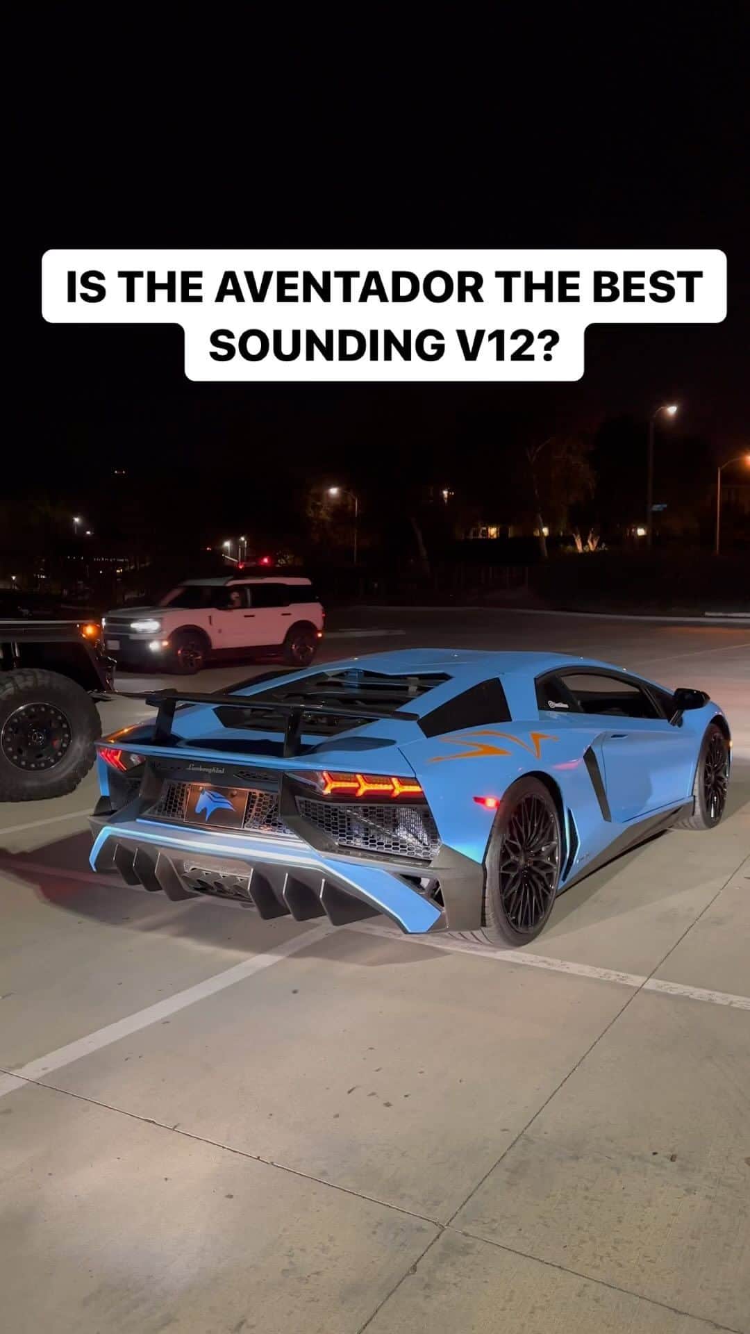 CarsWithoutLimitsのインスタグラム：「Headphone users beware ⚠️  @teamsikhness Aventador SV on the left with @voodooautosport exhaust   @sartajovo Aventador SV on the right with @gintani exhaust   #AventadorSV #SuperVeloce #CarsWithoutLimits #V12 #LoudExhaust #CarReels #LamborghiniAventador」